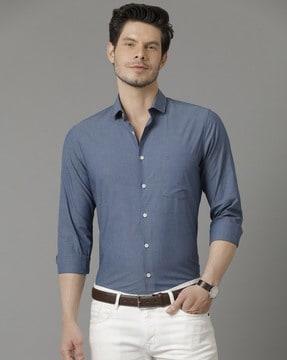 slim fit cutaway-collar shirt