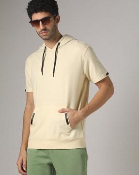 slim fit hoodie with kangaroo pocket