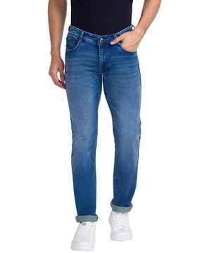 slim fit jeans with 5-pocket styling