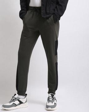 slim fit joggers with insert pockets