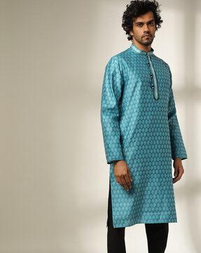 slim fit kurta with insert pocket