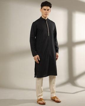 slim fit kurta with insert pocket