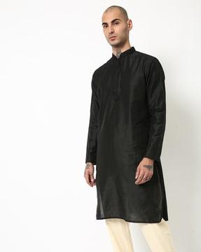 slim fit kurta with mandarin collar