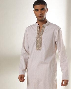 slim fit kurta with mandarin collar