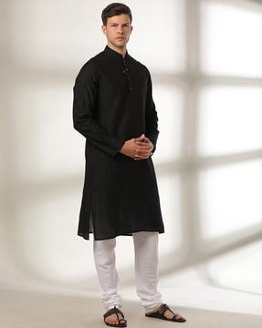 slim fit kurta with mandarin collar