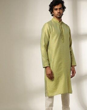 slim fit kurta with motifs