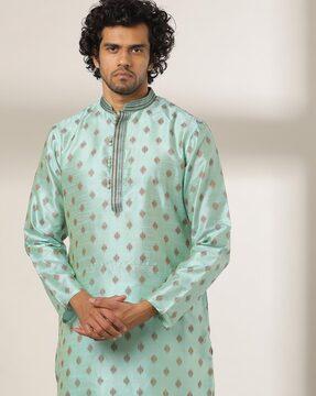 slim fit kurta with motifs