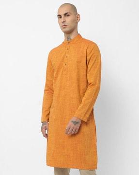 slim fit kurta with pockets