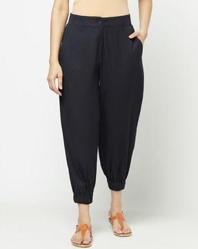 slim fit pants with insert pockets