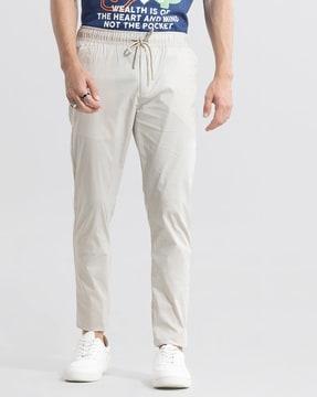 slim fit pants with insert pockets