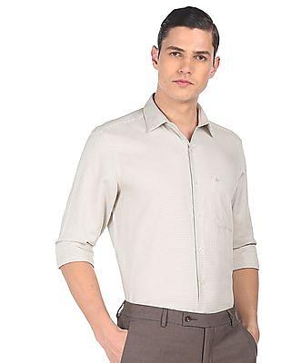 slim fit patterned formal shirt