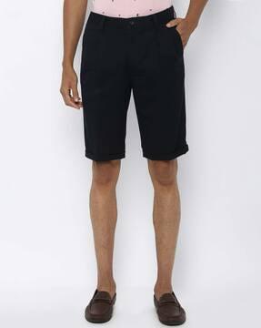 slim fit pleated city shorts