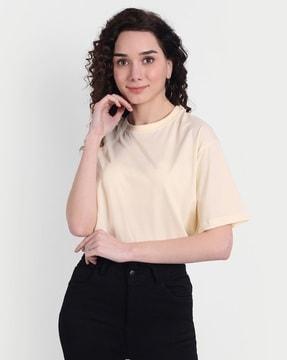 slim fit round-neck crop top