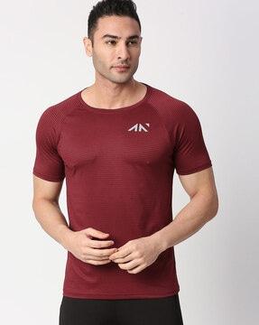 slim-fit round-neck t-shirt