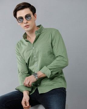 slim-fit shirt with button-down collar