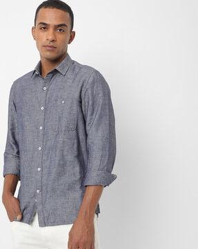 slim fit shirt with buttoned patch pocket