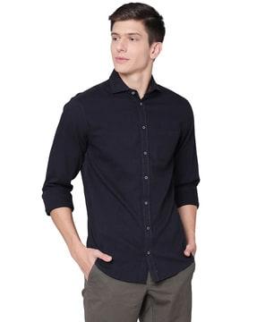 slim fit shirt with curved hem