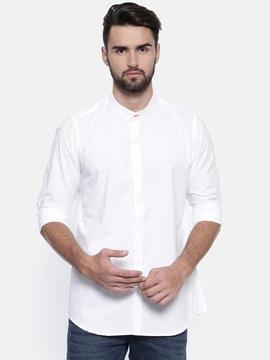 slim fit shirt with curved hem