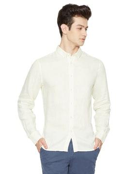 slim fit shirt with curved hemline