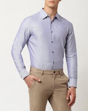 slim fit shirt with curved hemline