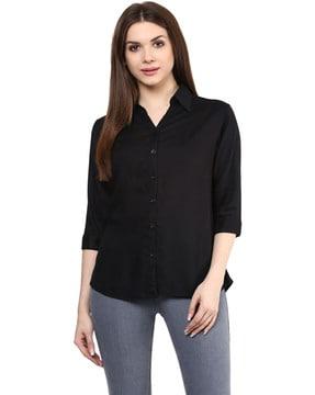 slim fit shirt with curved hemline