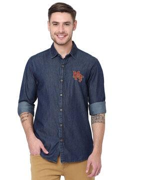 slim fit shirt with embroidered accent