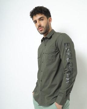 slim fit shirt with flap pockets