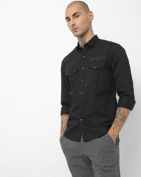 slim fit shirt with flap pockets