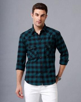 slim-fit shirt with flap pockets