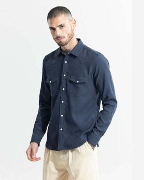 slim fit shirt with flap pockets