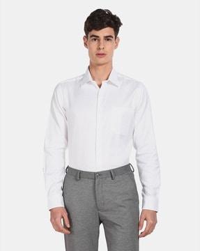 slim fit shirt with patch pocket