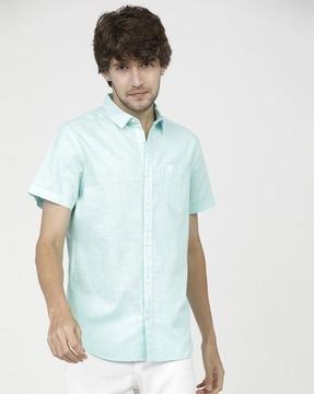 slim fit shirt with patch pocket