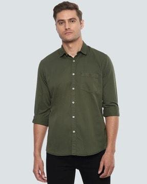 slim fit shirt with patch pocket