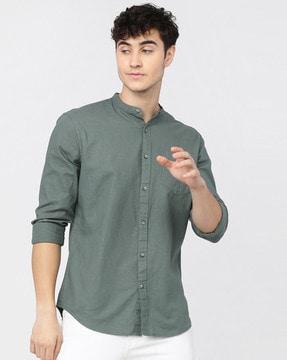 slim fit shirt with patch pocket