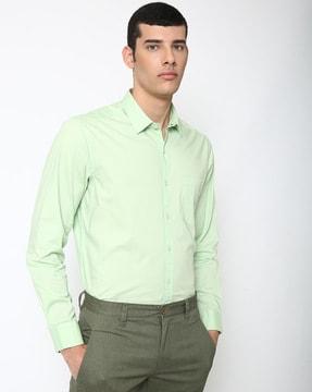 slim fit shirt with patch pocket