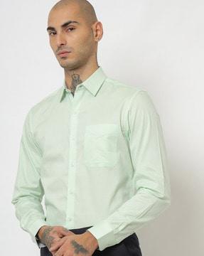 slim fit shirt with patch pocket