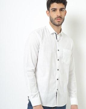 slim fit shirt with patch pocket