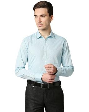 slim fit shirt with patch pocket