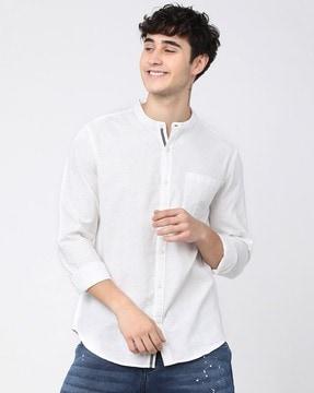 slim fit shirt with patch pocket