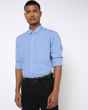 slim fit shirt with patch pocket