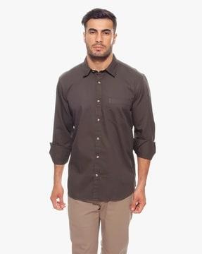 slim fit shirt with patch pocket