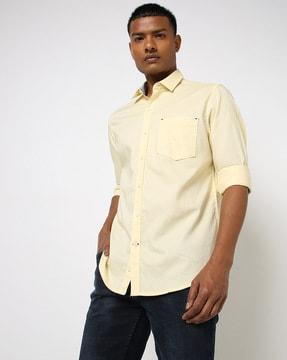 slim fit shirt with patch pocket