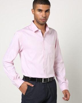 slim fit shirt with patch pocket