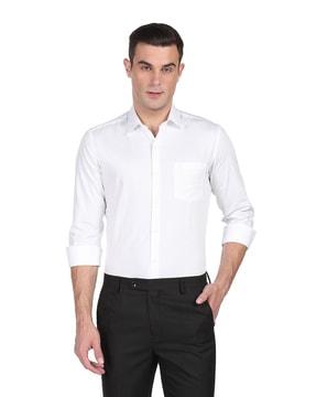 slim fit shirt with patch pocket