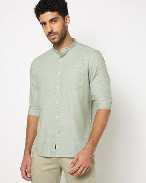 slim fit shirt with patch pocket