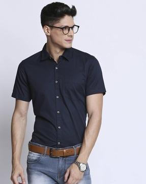 slim fit shirt with patch pocket