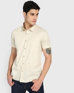 slim fit shirt with patch pocket