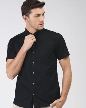 slim fit shirt with patch pocket