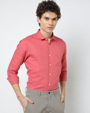 slim fit shirt with patch pocket