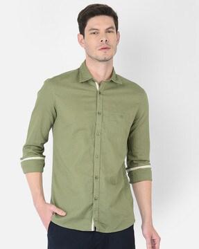 slim fit shirt with patch pocket